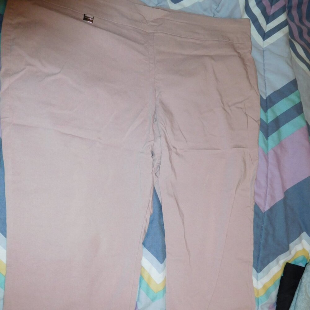26W ALFANI MAUVE PINK FITTED CAPRI PANT